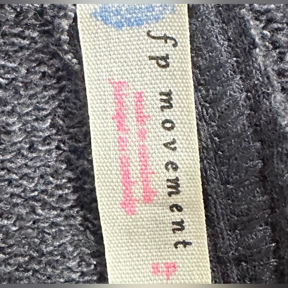 FREE PEOPLE IVY LEAGUE oversized PULLOVER - size small - Picture 4 of 4